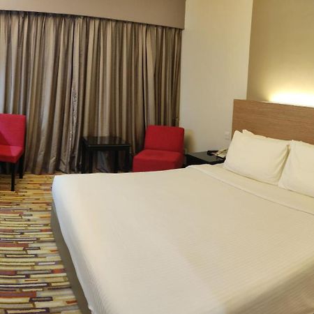 קוצ'ינג Harbour View Hotel מראה חיצוני תמונה