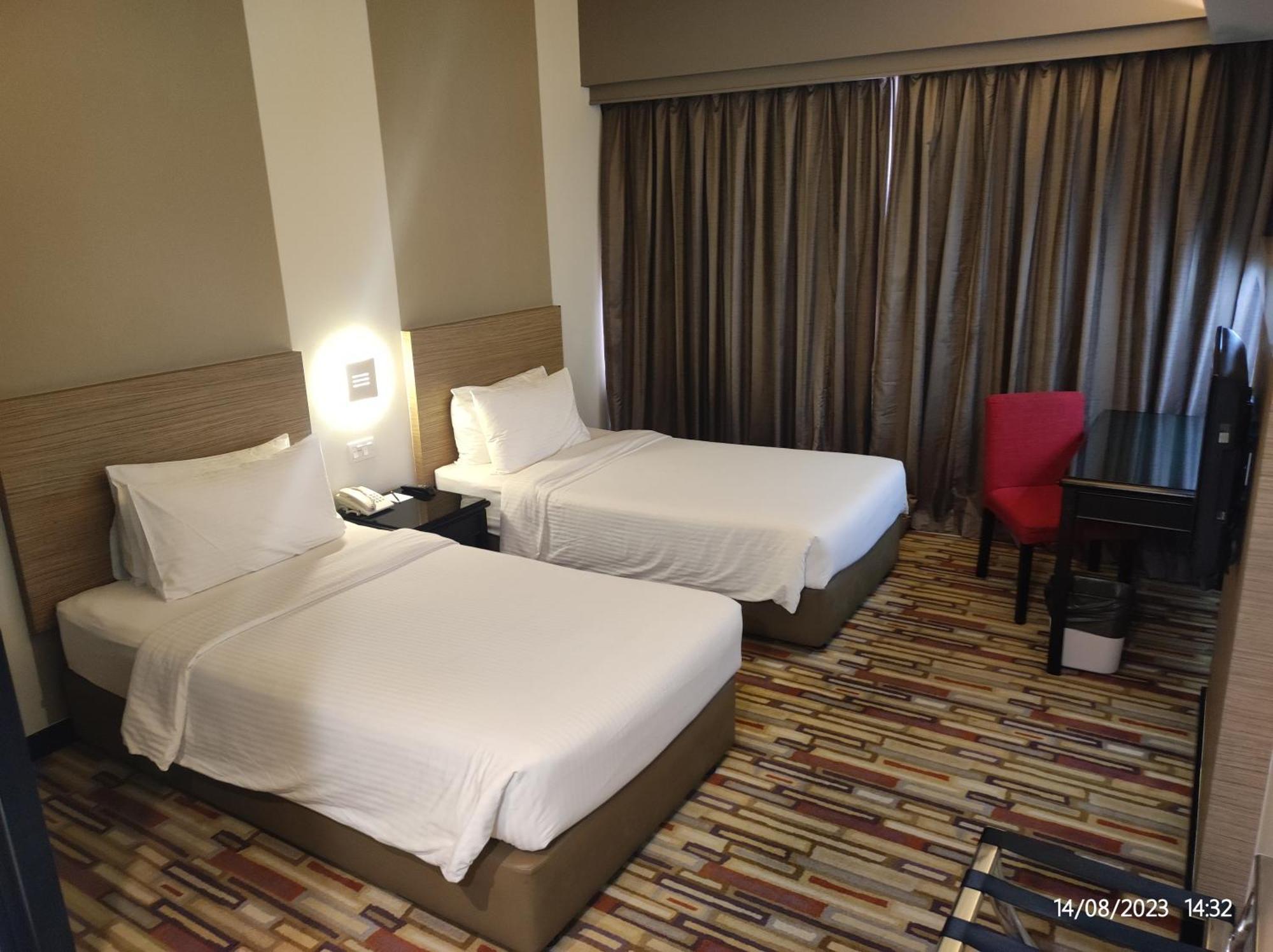 קוצ'ינג Harbour View Hotel מראה חיצוני תמונה