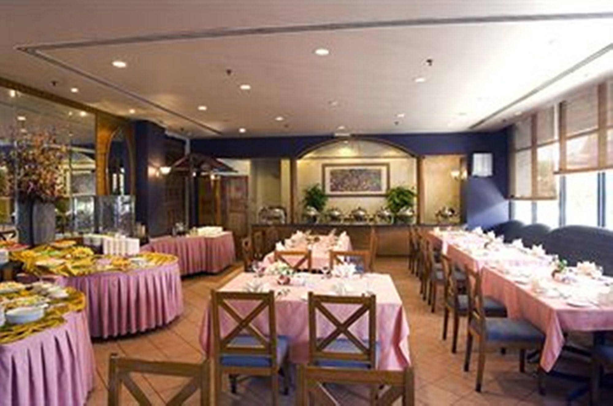 קוצ'ינג Harbour View Hotel מראה חיצוני תמונה