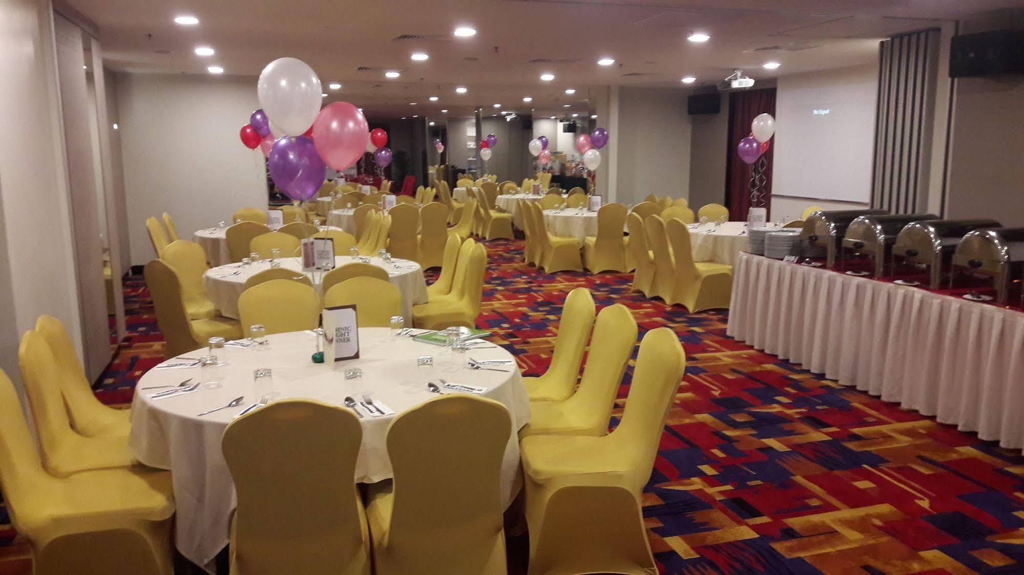 קוצ'ינג Harbour View Hotel מראה חיצוני תמונה