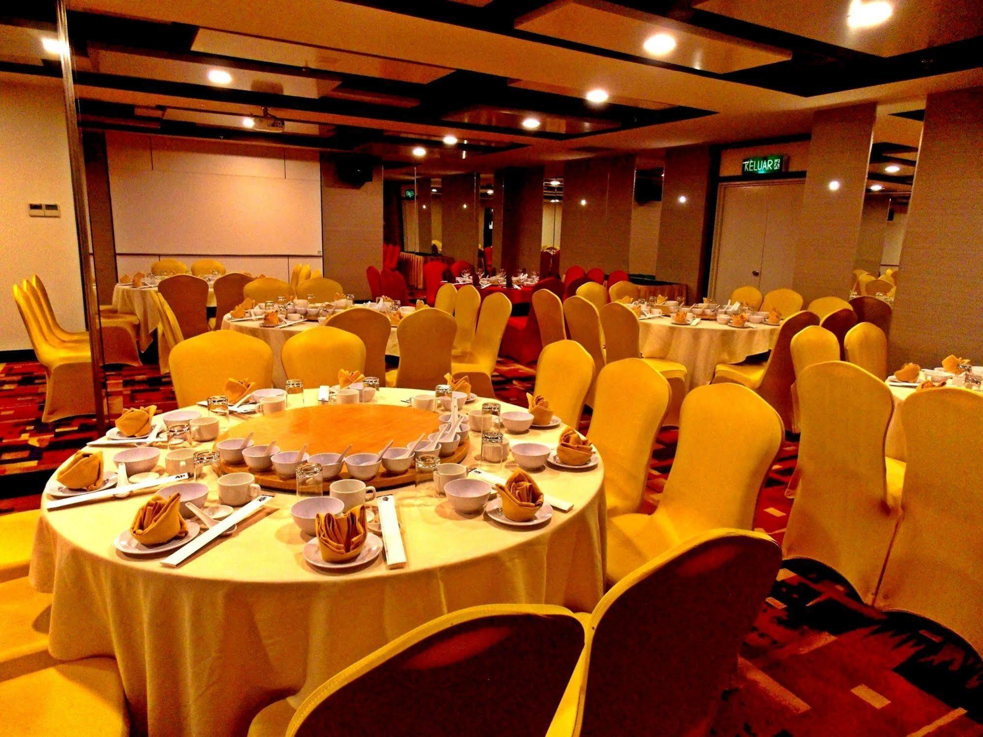 קוצ'ינג Harbour View Hotel מראה חיצוני תמונה